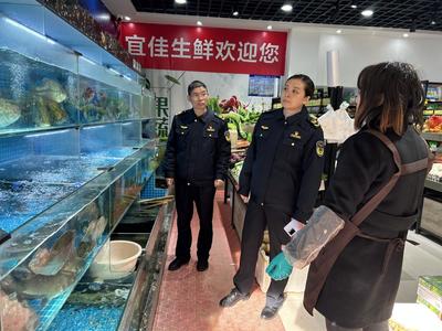 ?？悼h局“以點帶面”開展食用農產品銷售質量安全檢查