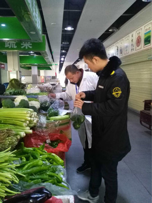 區(qū)食藥監(jiān)局開展食用農(nóng)產(chǎn)品監(jiān)督抽檢